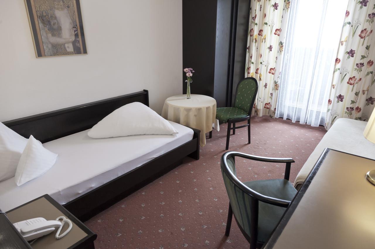 Hotel Neue Burg Nauders Eksteriør billede